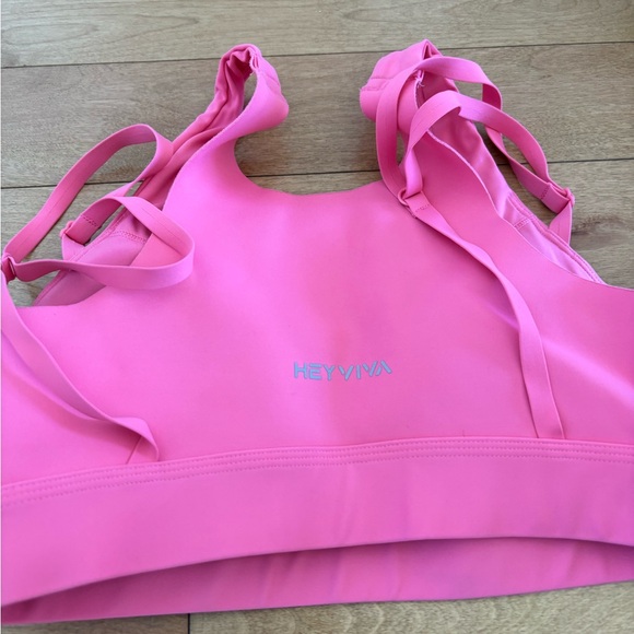 Set small Heyviva work out set. Has padding on the butt - Picture 6 of 7